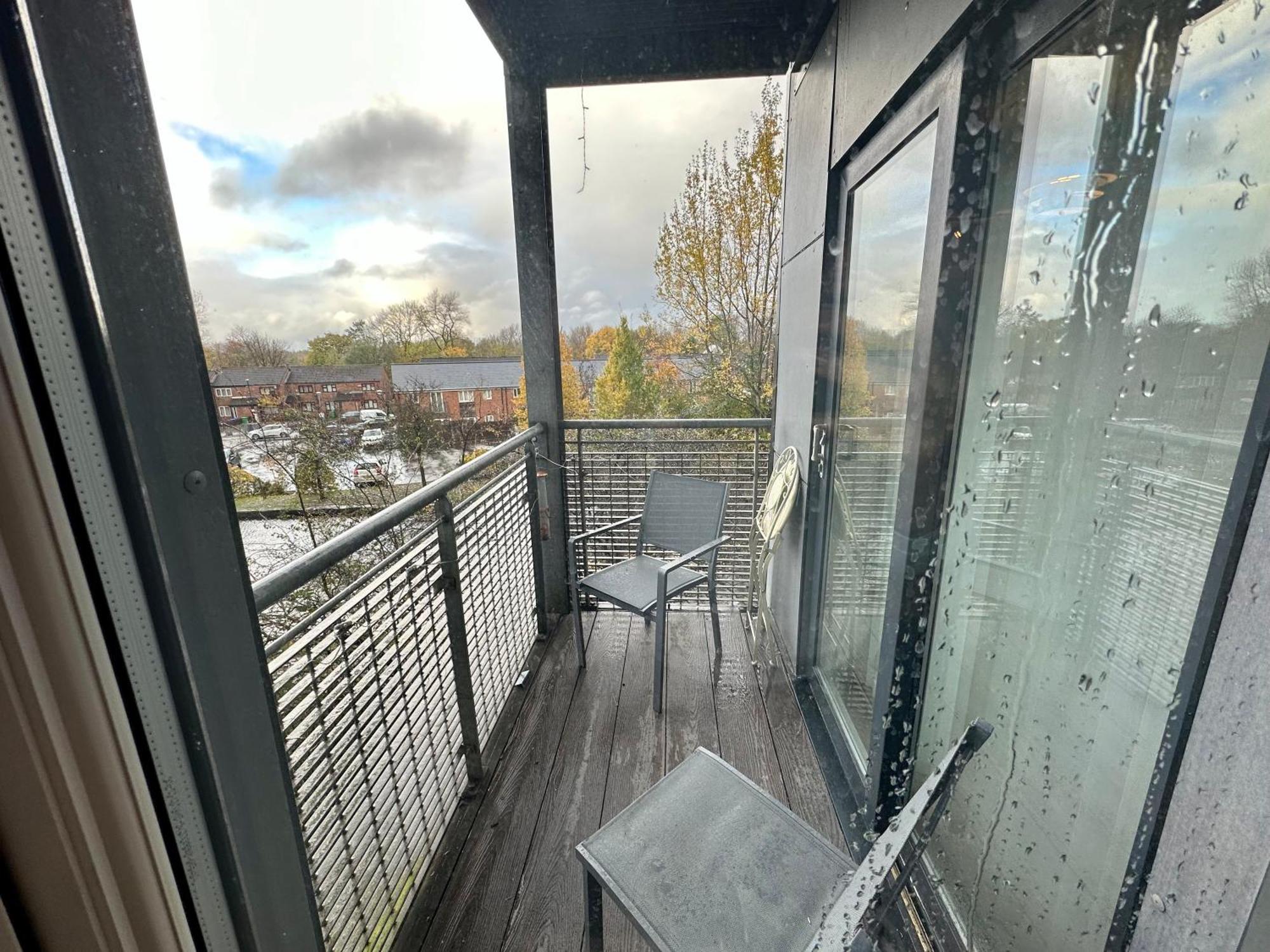 Etihad Fc 2Br Apartment With Water View Manchester Exterior photo