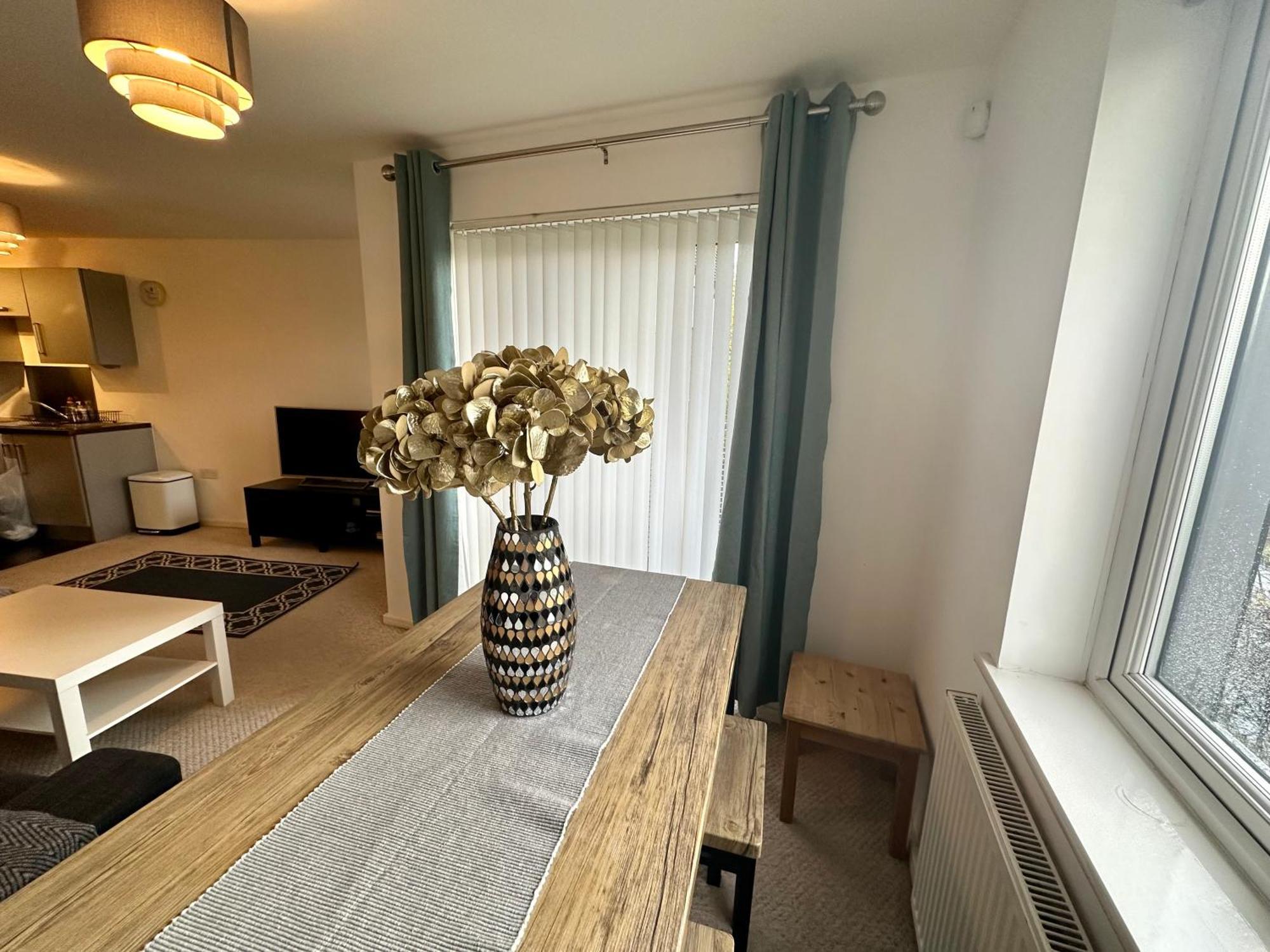 Etihad Fc 2Br Apartment With Water View Manchester Exterior photo